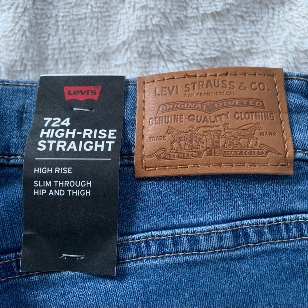 Levi's Women's High Rise Jeans - Blue - Picture 8 of 8